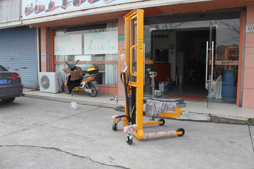 DA450 manual drum dumper
